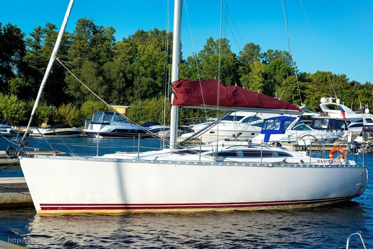 Delphia 37 яхта