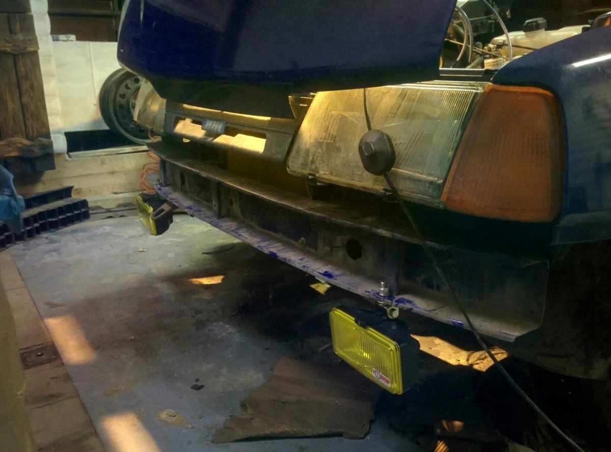 Крепление переднего бампера ВАЗ 2114