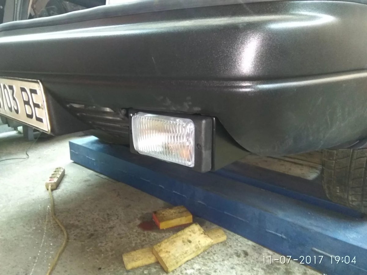 Фото место крепления ПТФ на Москвич 2141