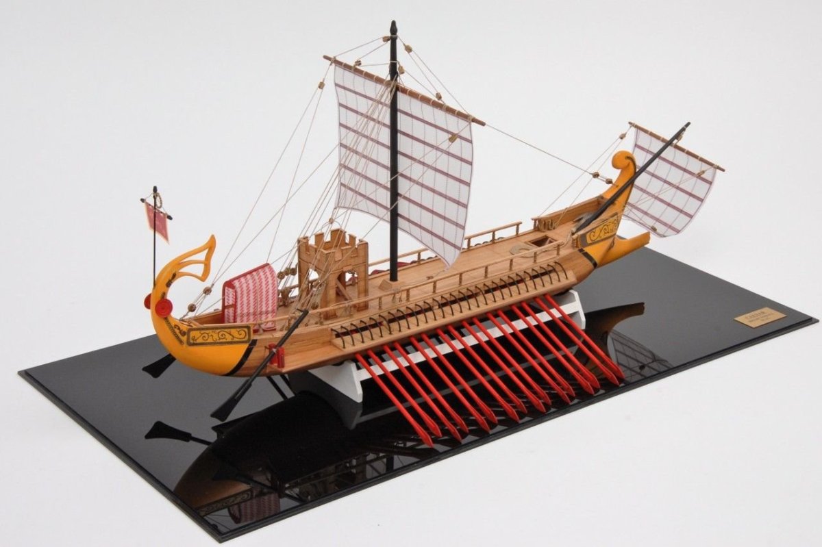 Крис Галера модель