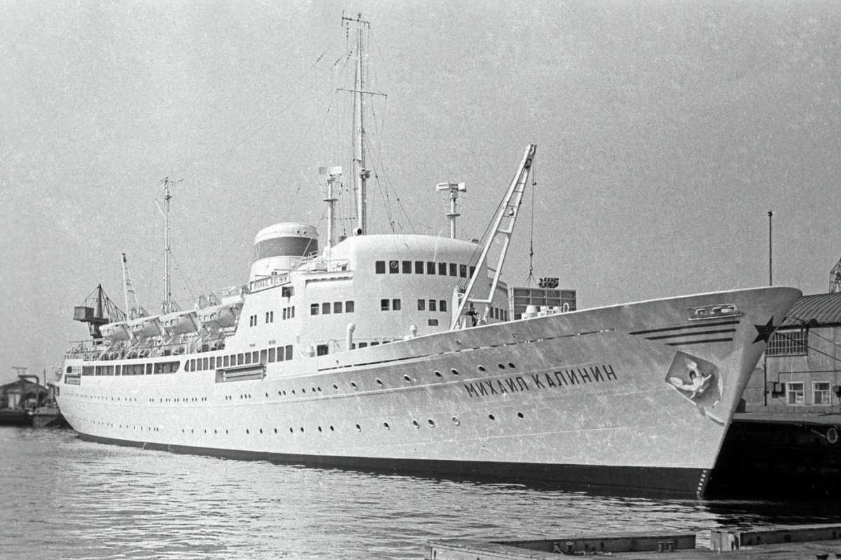 Теплоход Михаил Калинин
