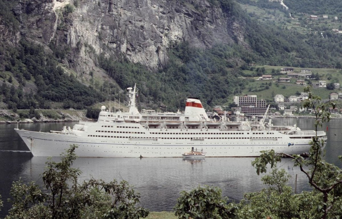 Михаил Лермонтов теплоход