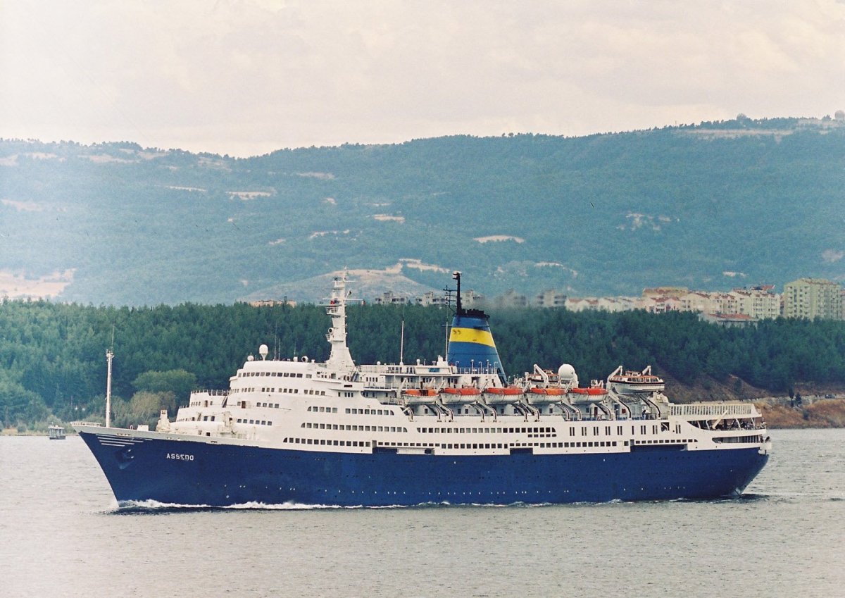 Круизный лайнер Шота Руставели