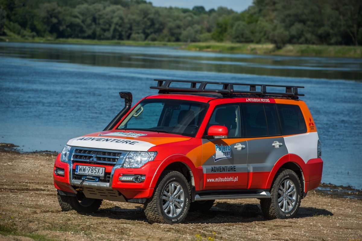 Mitsubishi Pajero 2015