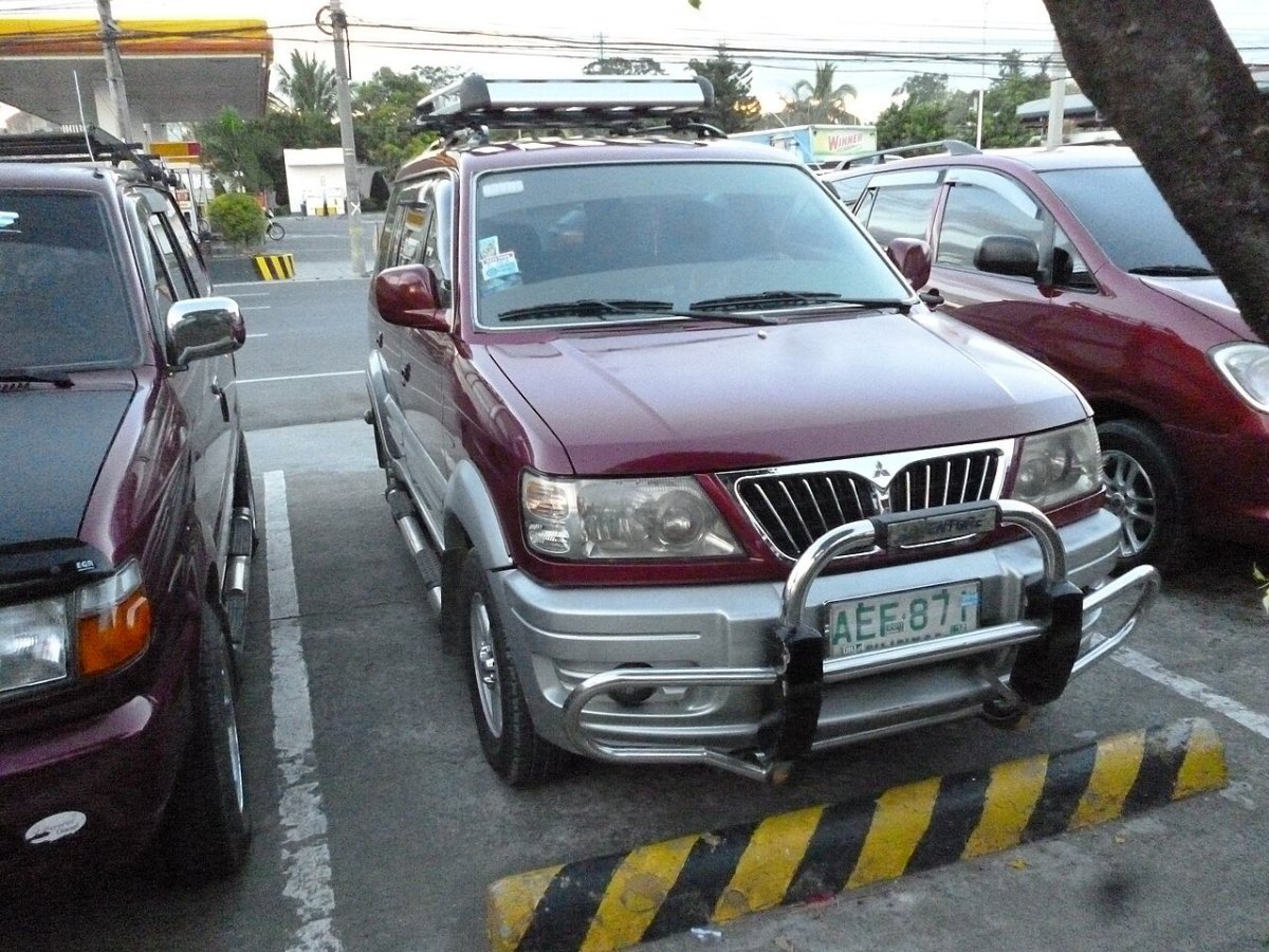 Мицубиси адвенчер 9