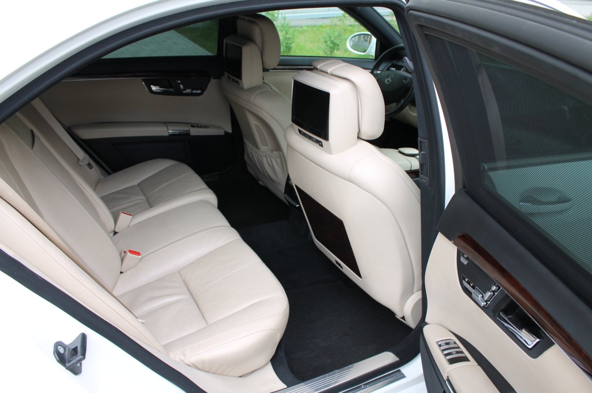 Мерседес 221 белый салон