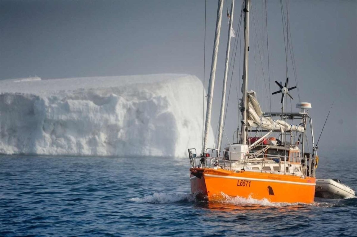 Крейсерская яхта Антарктика