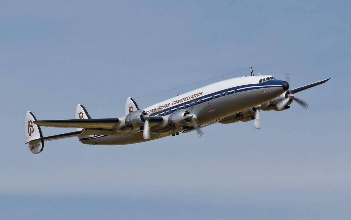 Самолет super Constellation