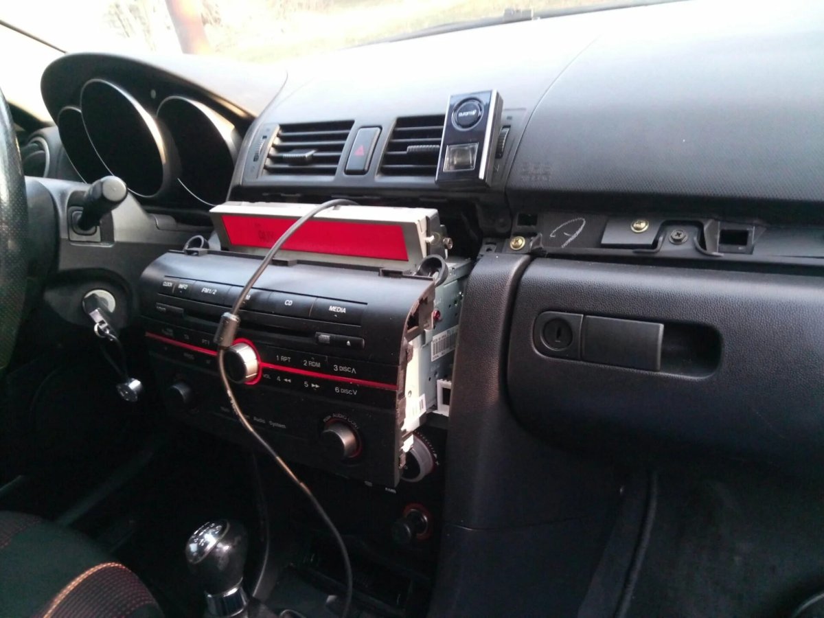 Mazda 3 2008 aux