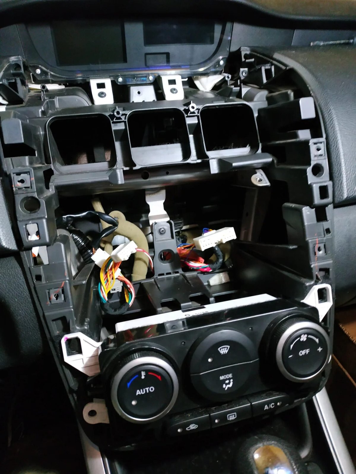 Замена магнитолы Мазда сх7