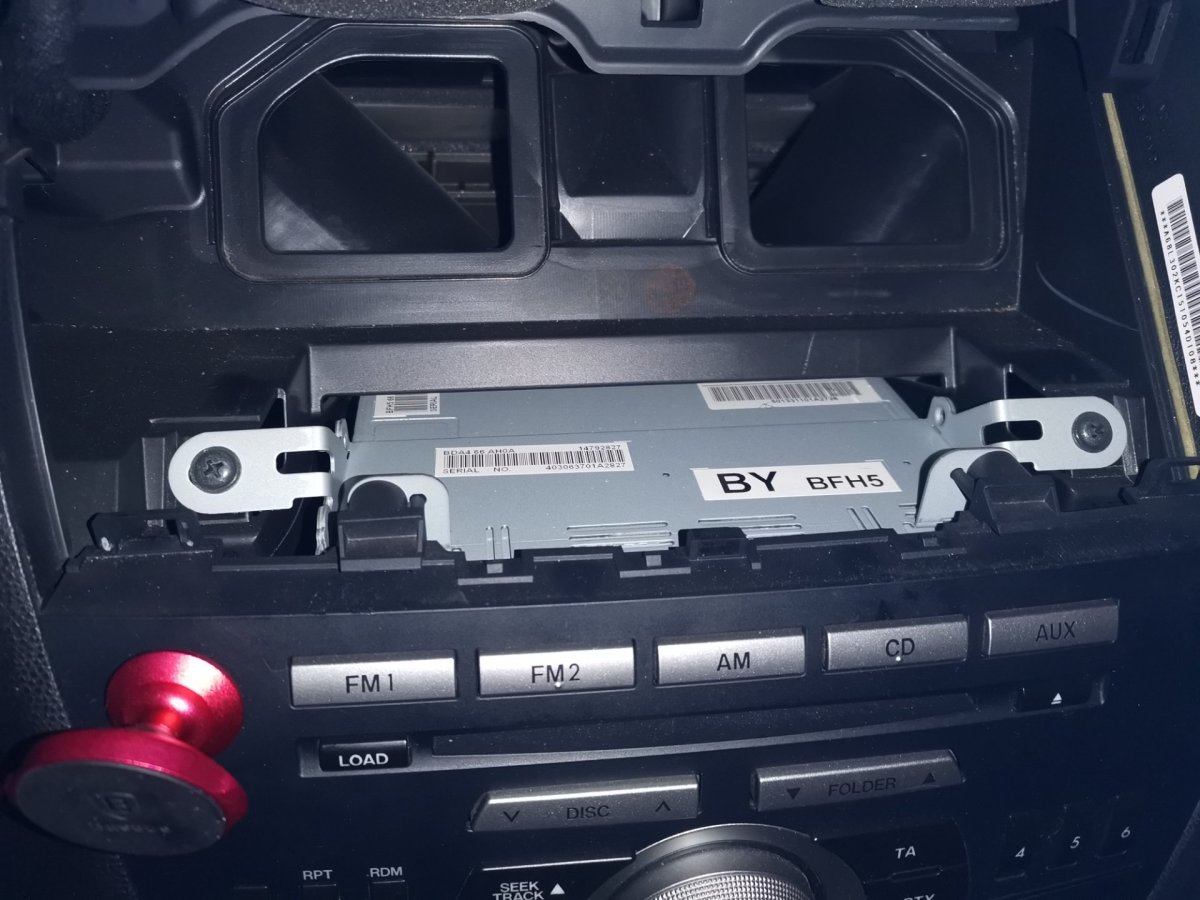 Мазда 3 БК снятие магнитолы