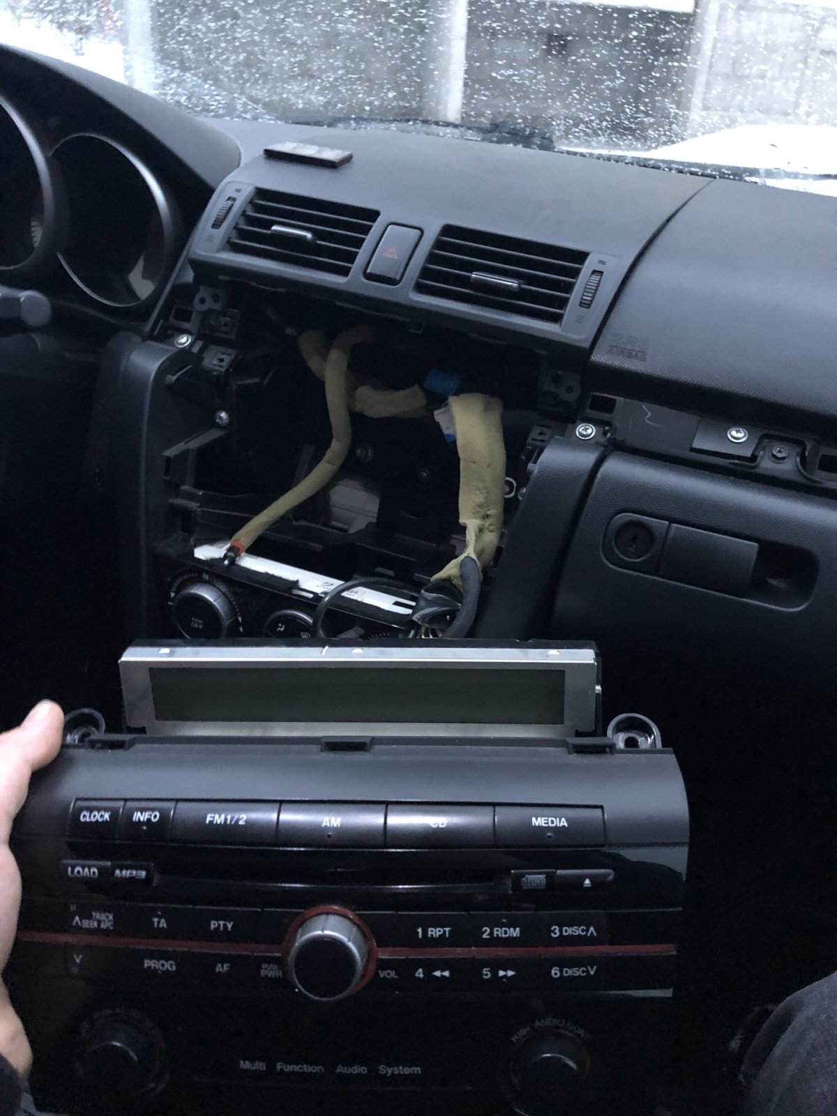 Магнитола Мазда 3 2007