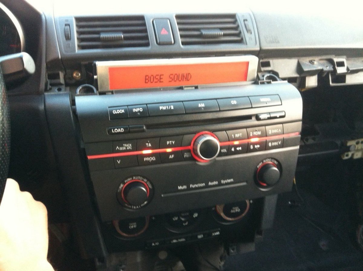 Магнитола Мазда 3 БК штатная