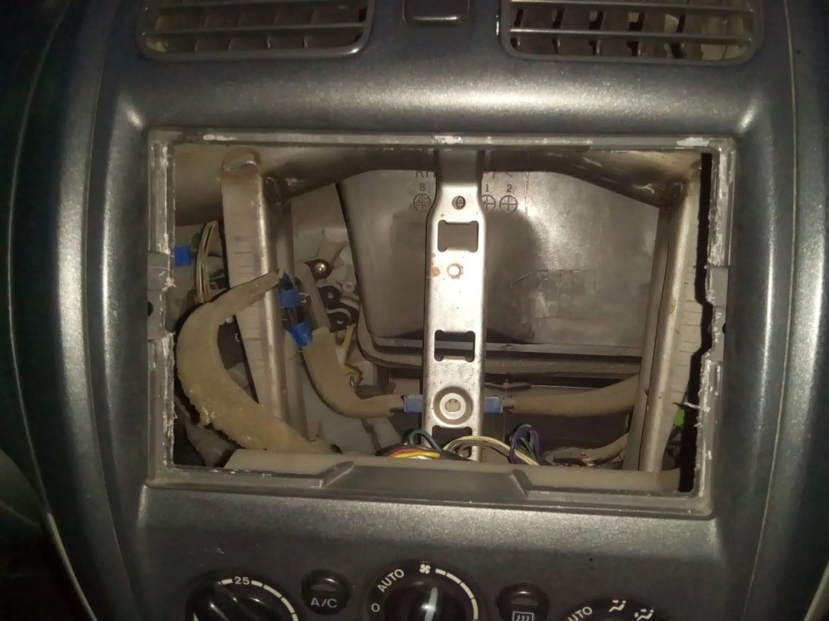 2 Дин магнитола Мазда фамилия