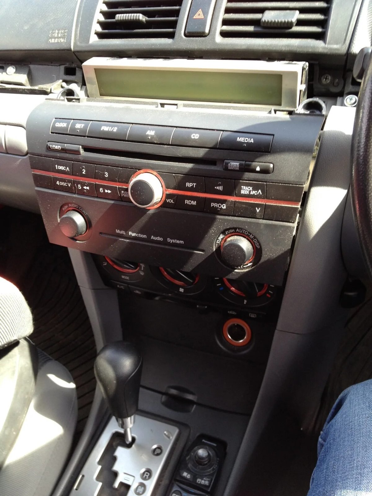 Aux штатной дорестайловой магнитолы Mazda Axela