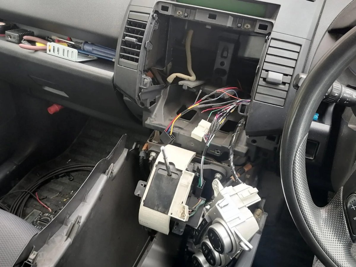 Магнитола под мазду Премаси