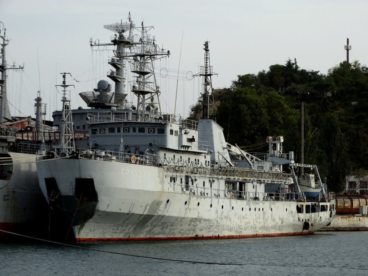 Судно размагничивания ср-137