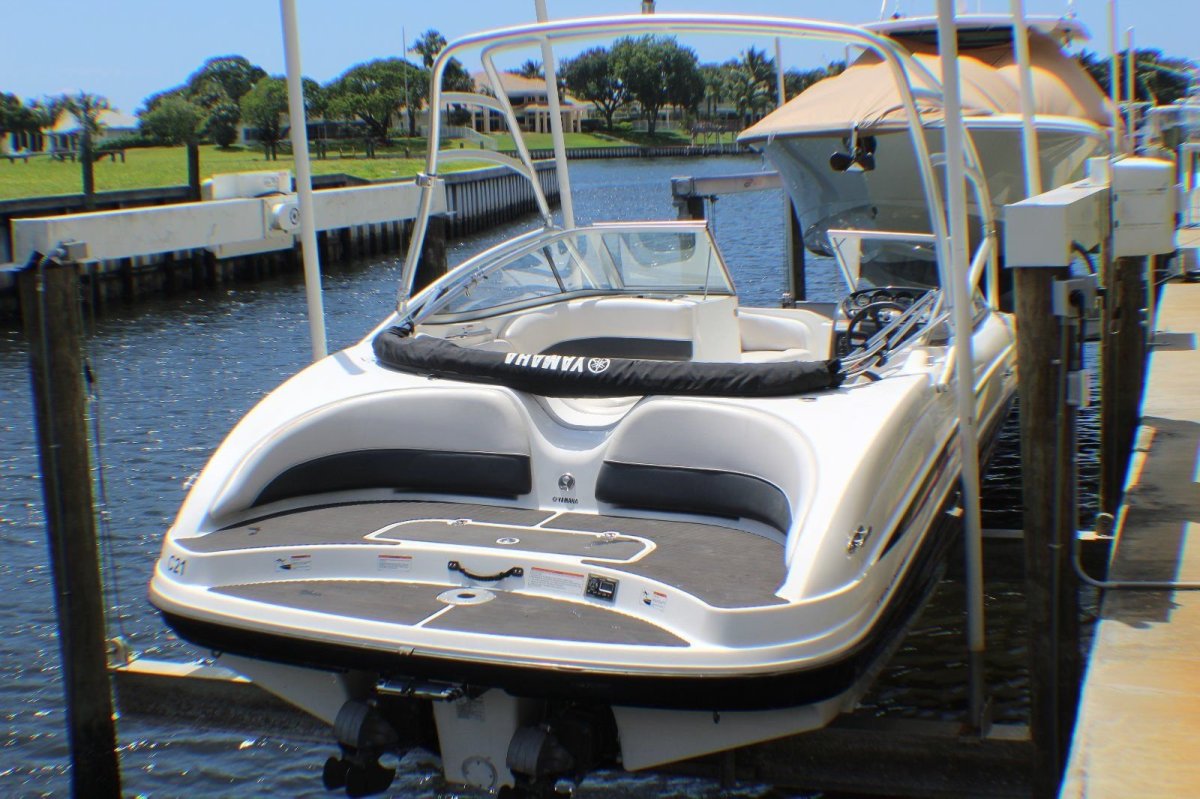Катер Ямаха модель ar 210