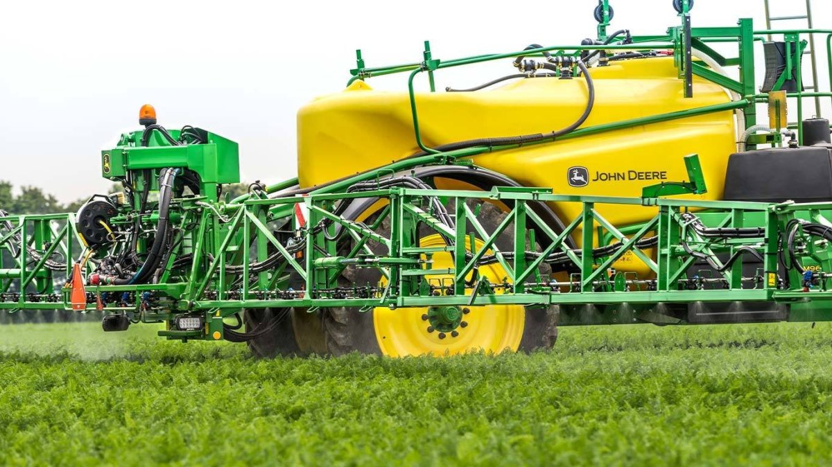 Прицепной опрыскиватель Джон Дир
