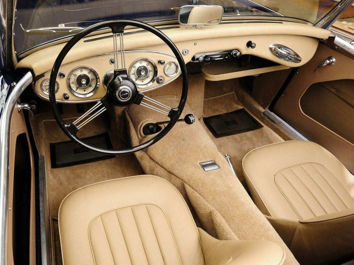 Austin Healey салон