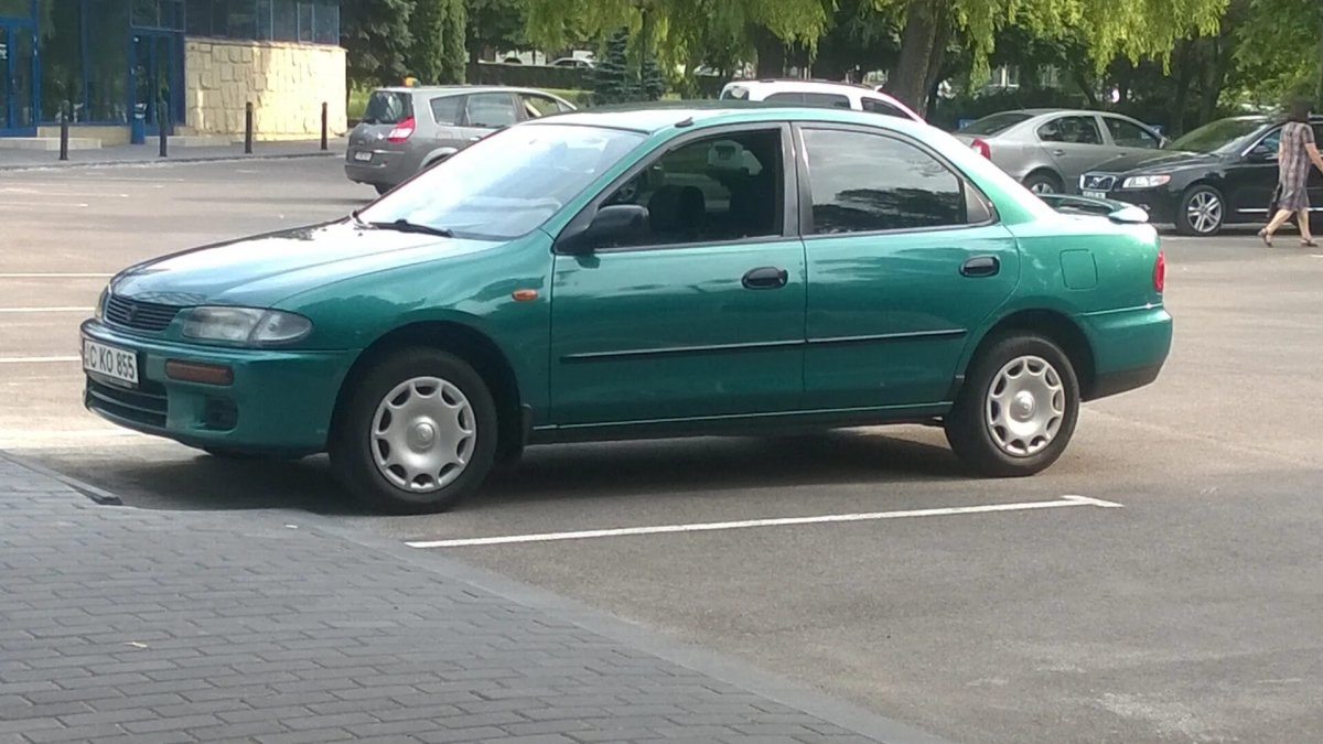 Мазда 323 седан 1996