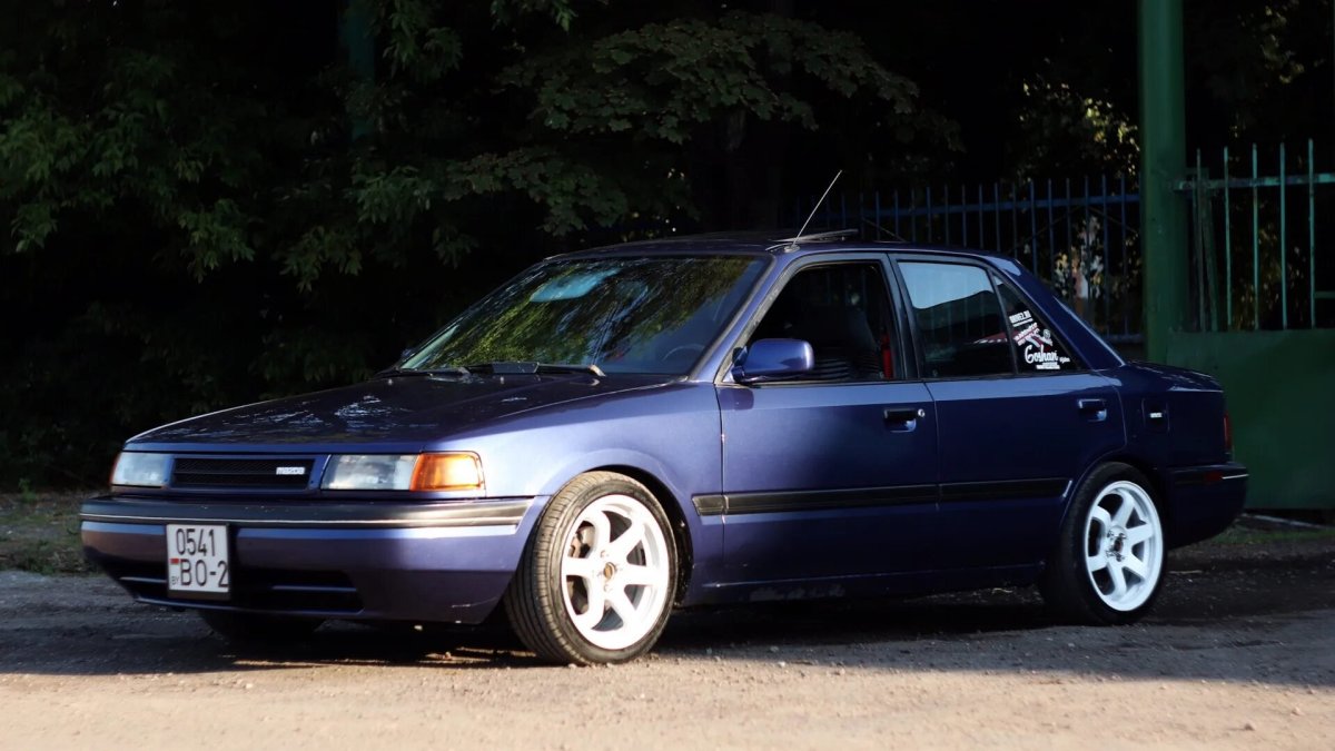 Mazda 323 bg