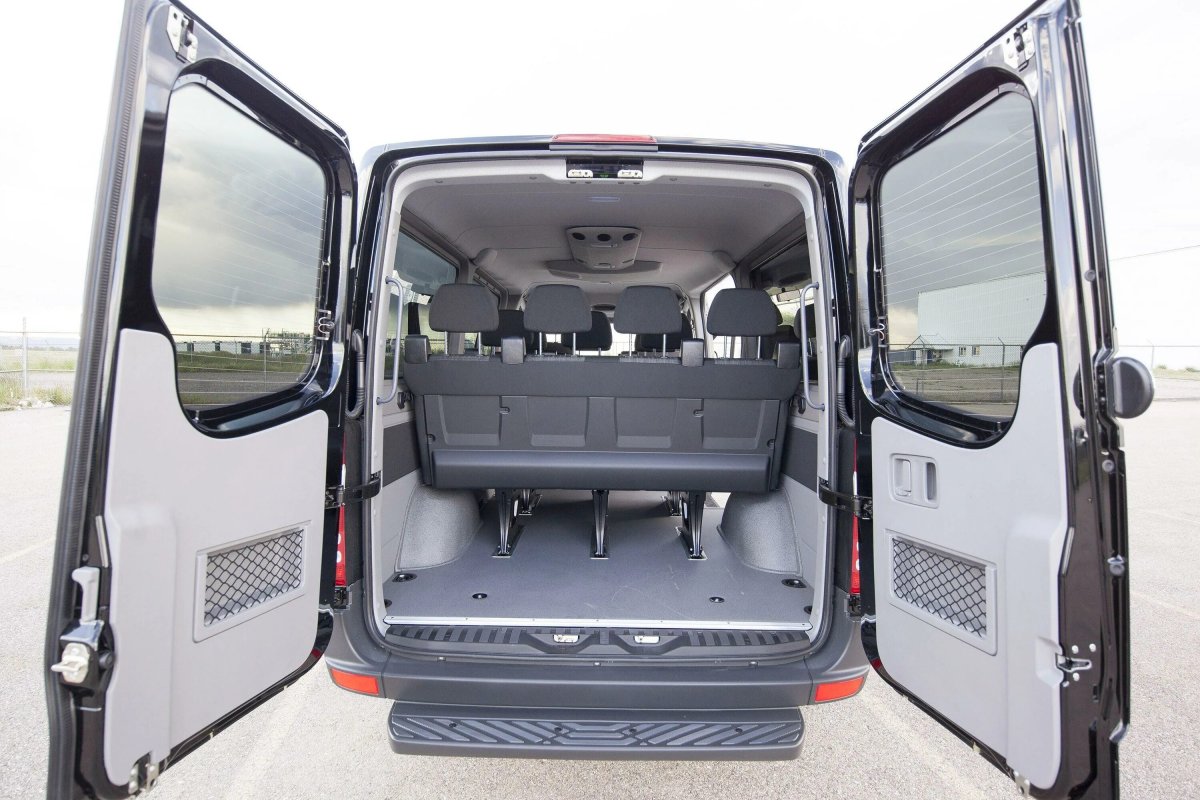 Mercedes Benz 2500 Sprinter van