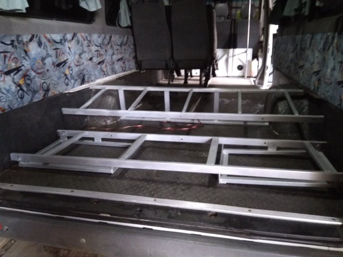 Mercedes Sprinter полка чертеж