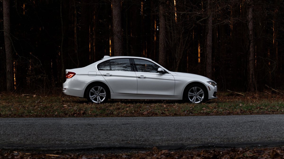 Машина сбоку