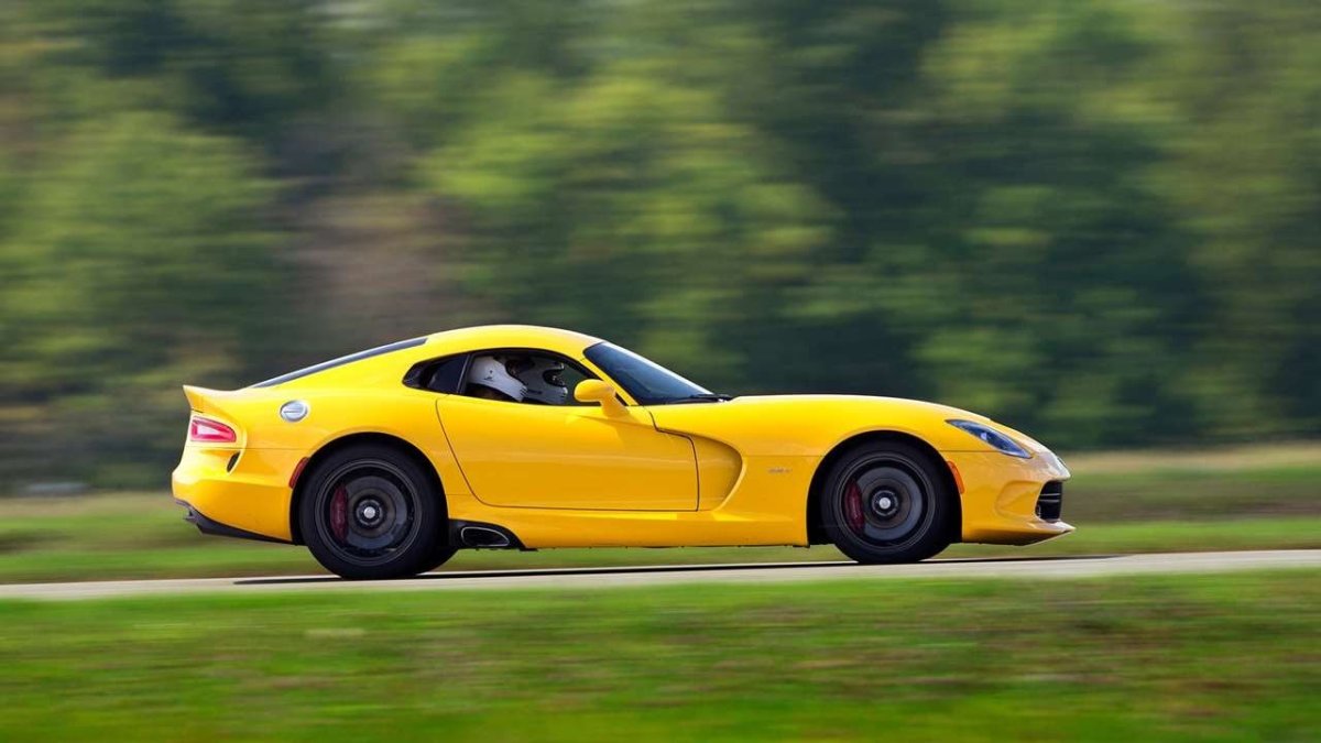 Viper спорткар