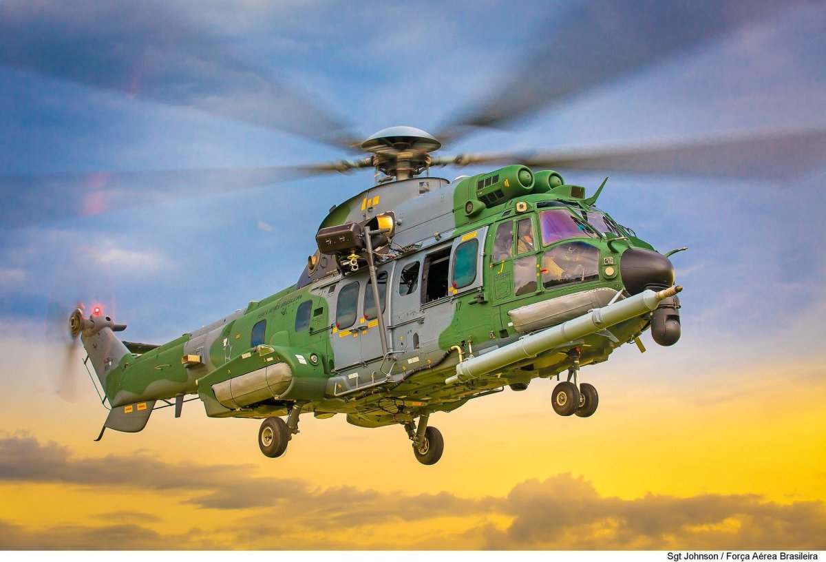 Военный вертолет