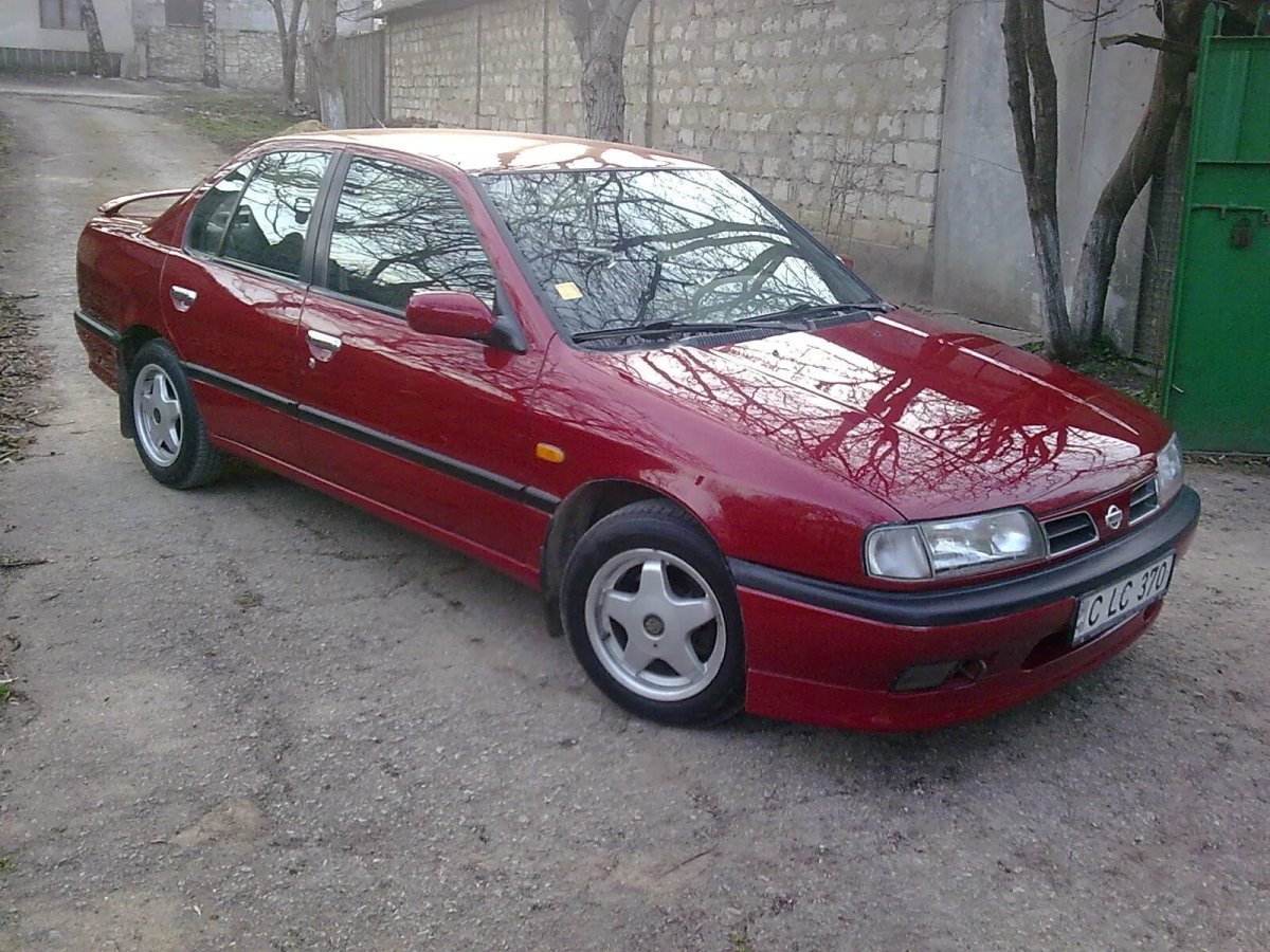 Primera p10 Hatchback