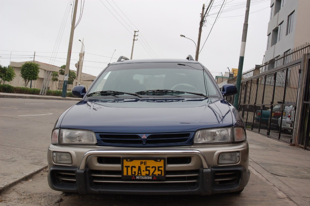 Митсубиси Либеро