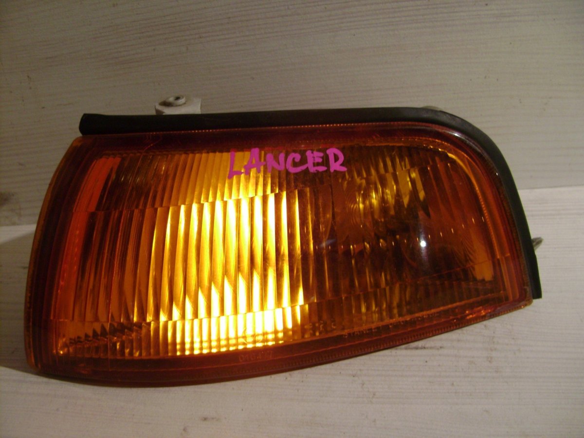 Купить габарит на Митсубиси Либеро 2002 года