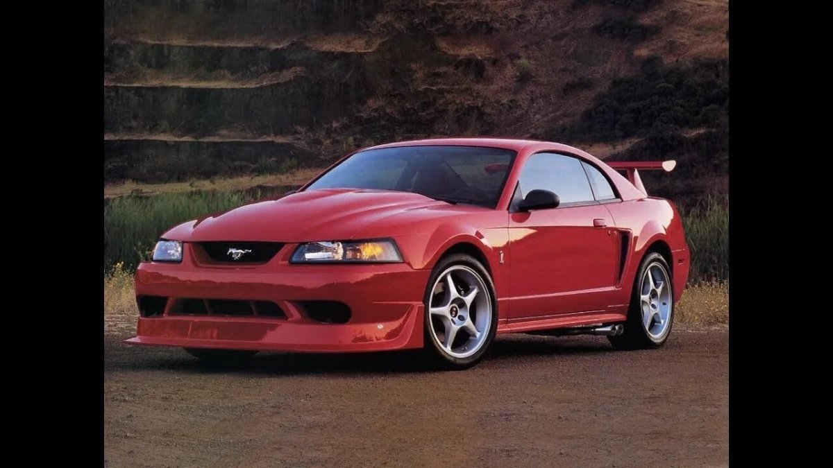 Ford Mustang SVT Cobra r