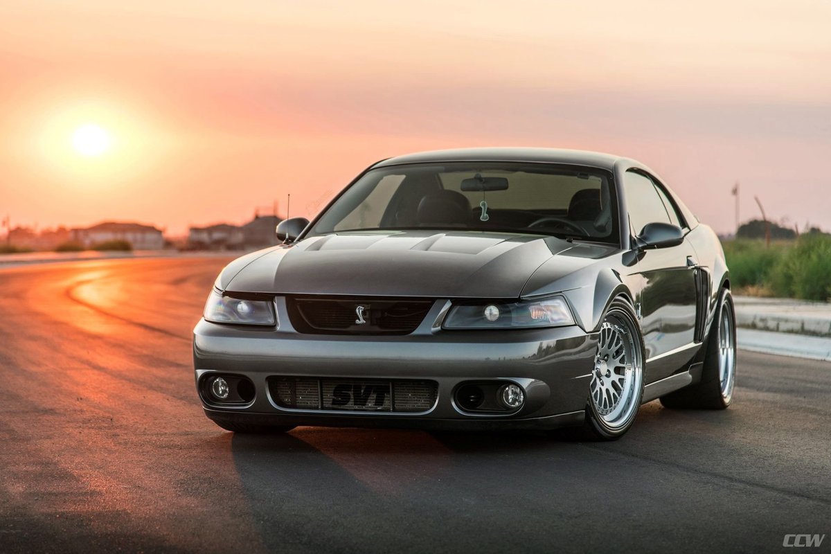 Ford Mustang SVT