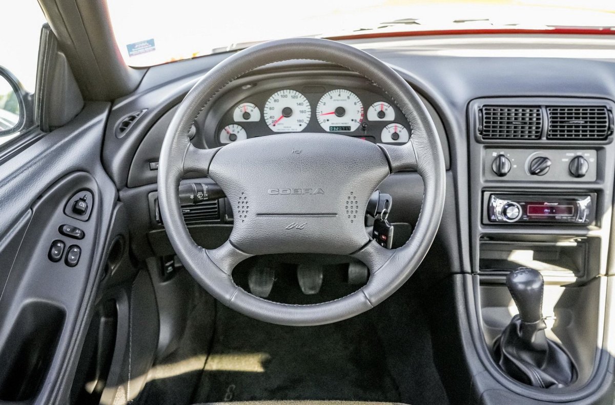Ford SVT Cobra r интерьер