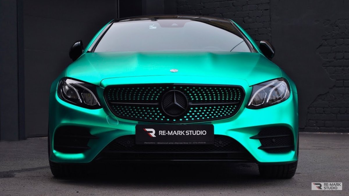 Мерседес АМГ зеленый матовый