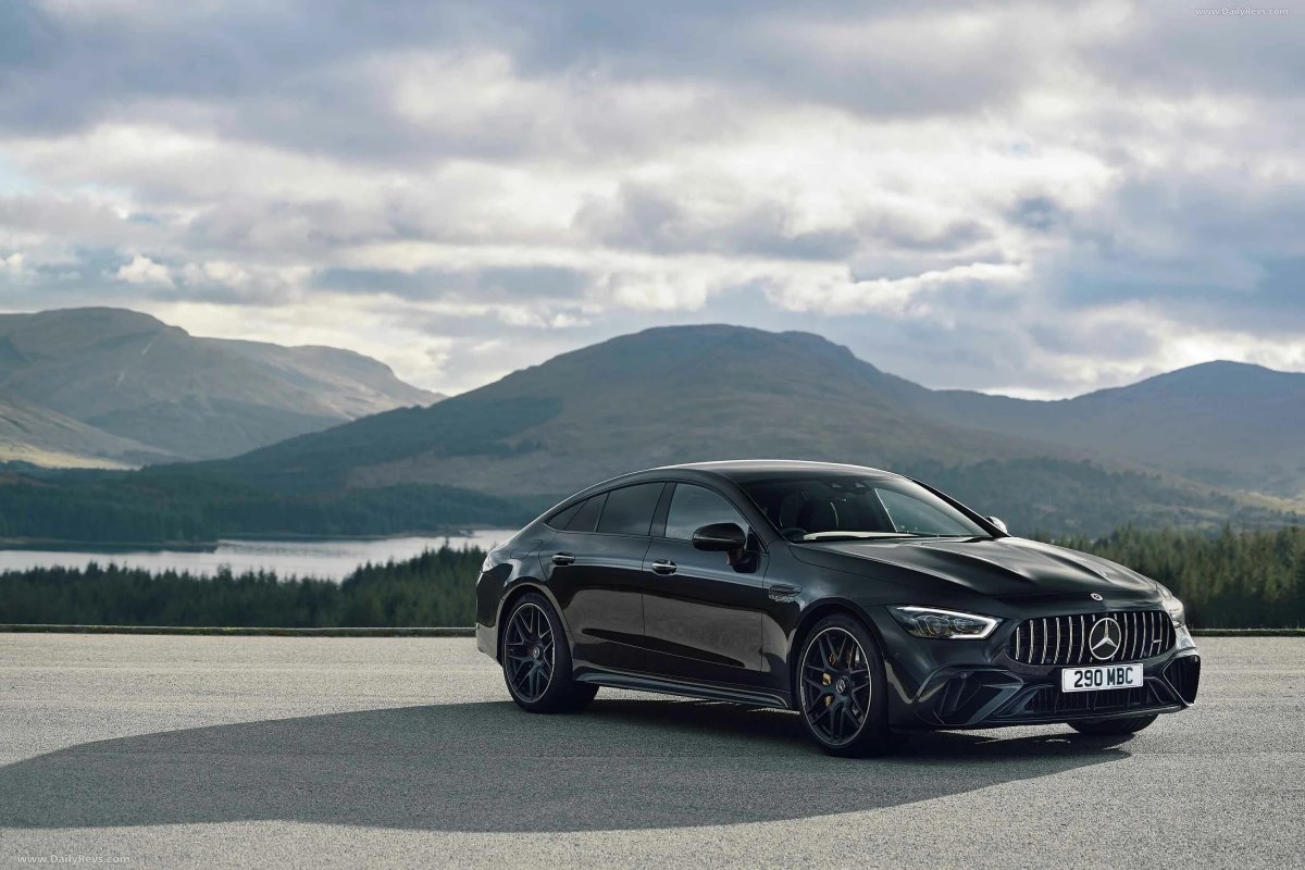 Мерседес АМГ ГТ 2023