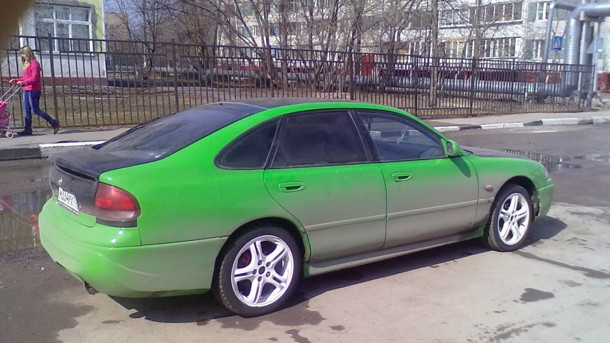 Мазда 626 зеленая
