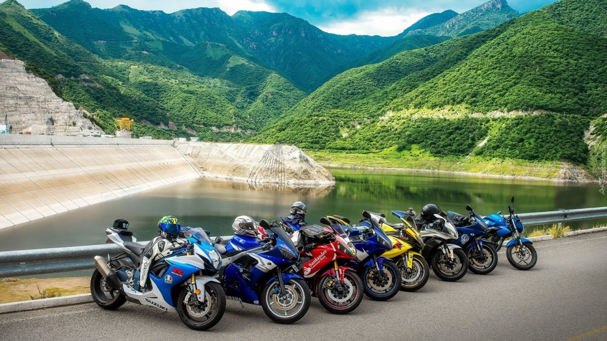 Мотоцикл в горах