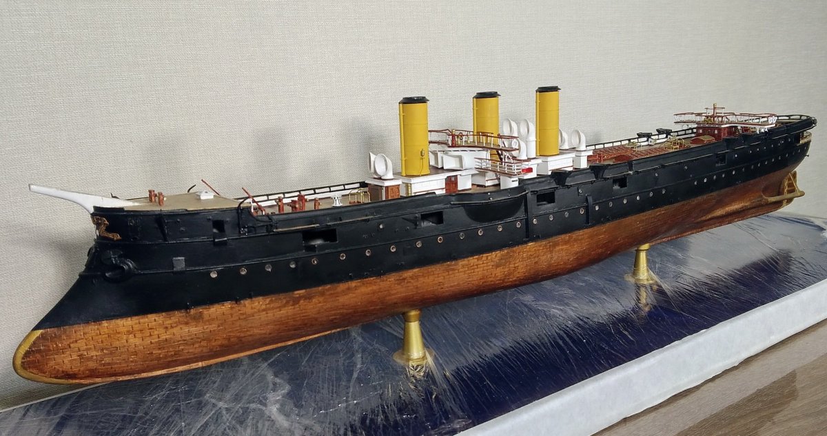 Крейсер память Азова модель