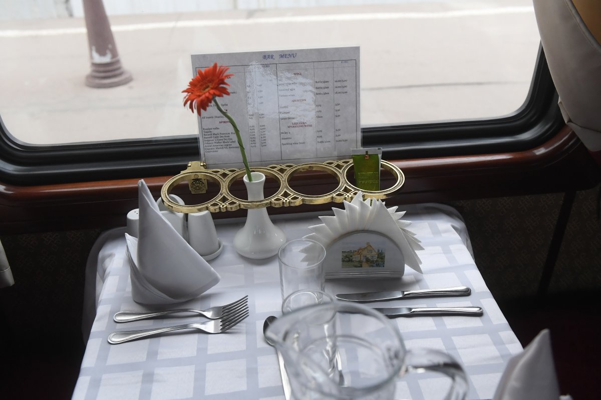 Посуда для вагона ресторана