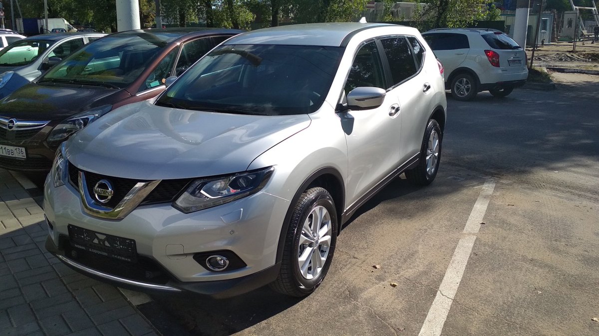 Nissan x-Trail t32 серебристый
