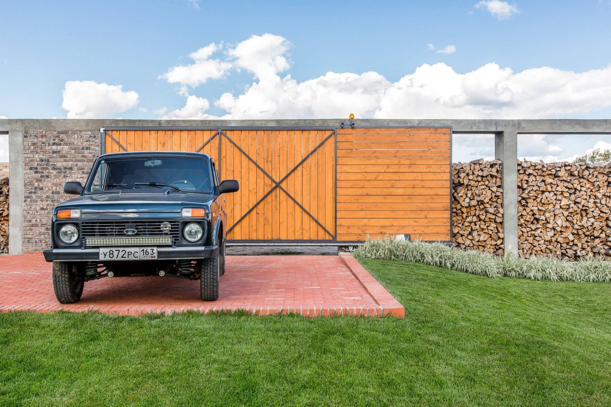 Стоянка для машины на даче