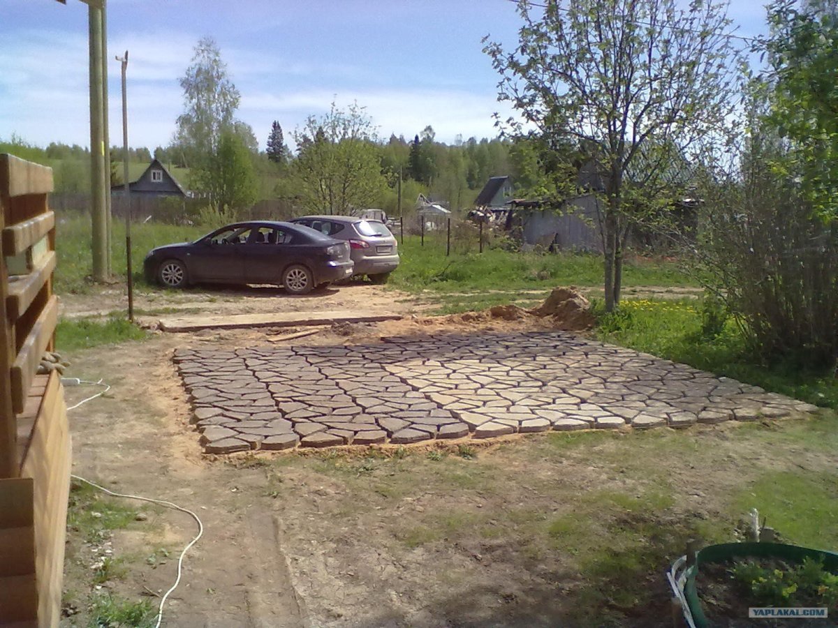 Заезд для машины на даче