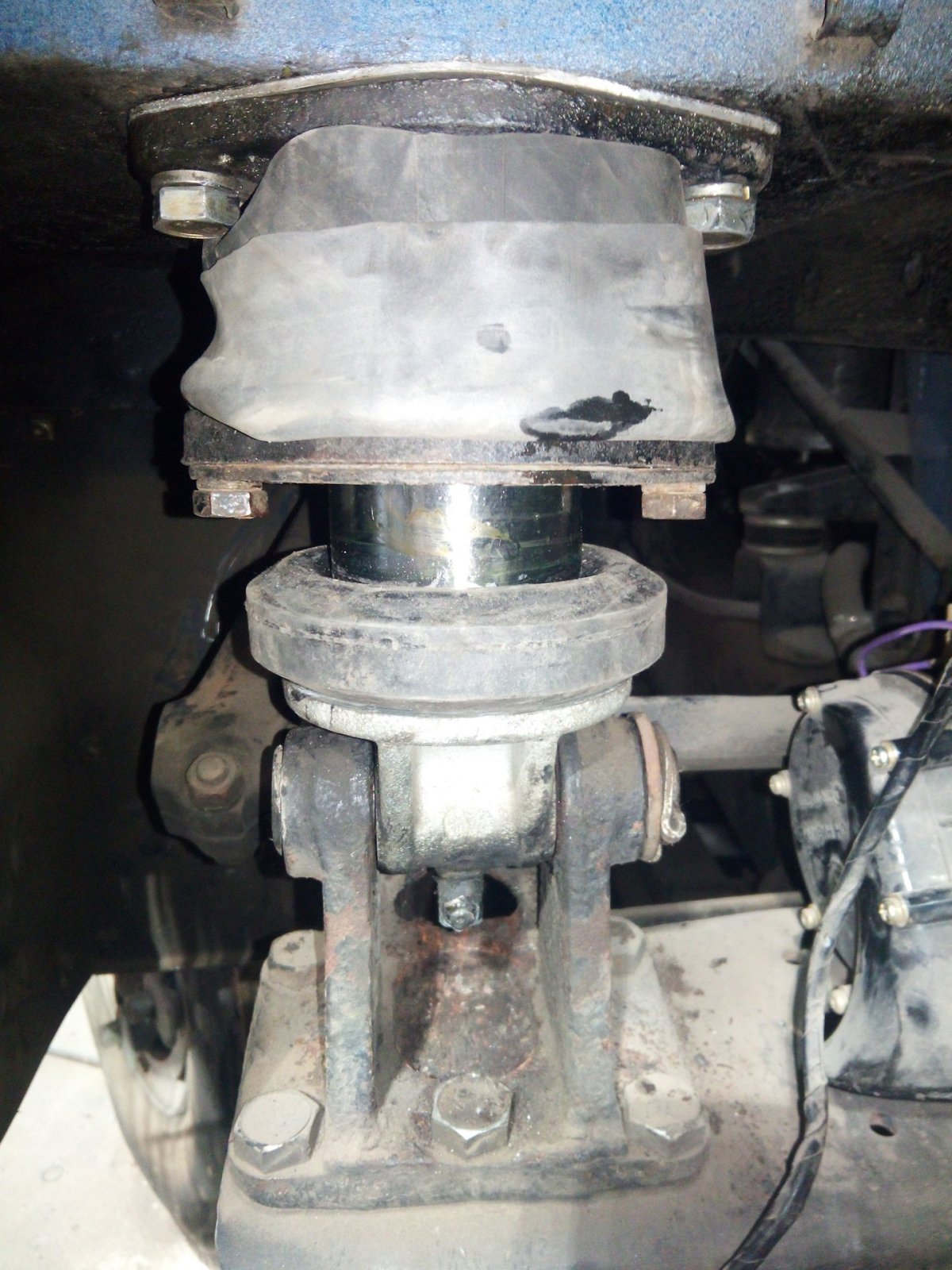 Плавающая подвеска кабины КАМАЗ