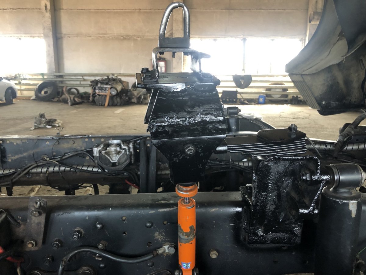 Задняя подвеска кабины КАМАЗ 6520