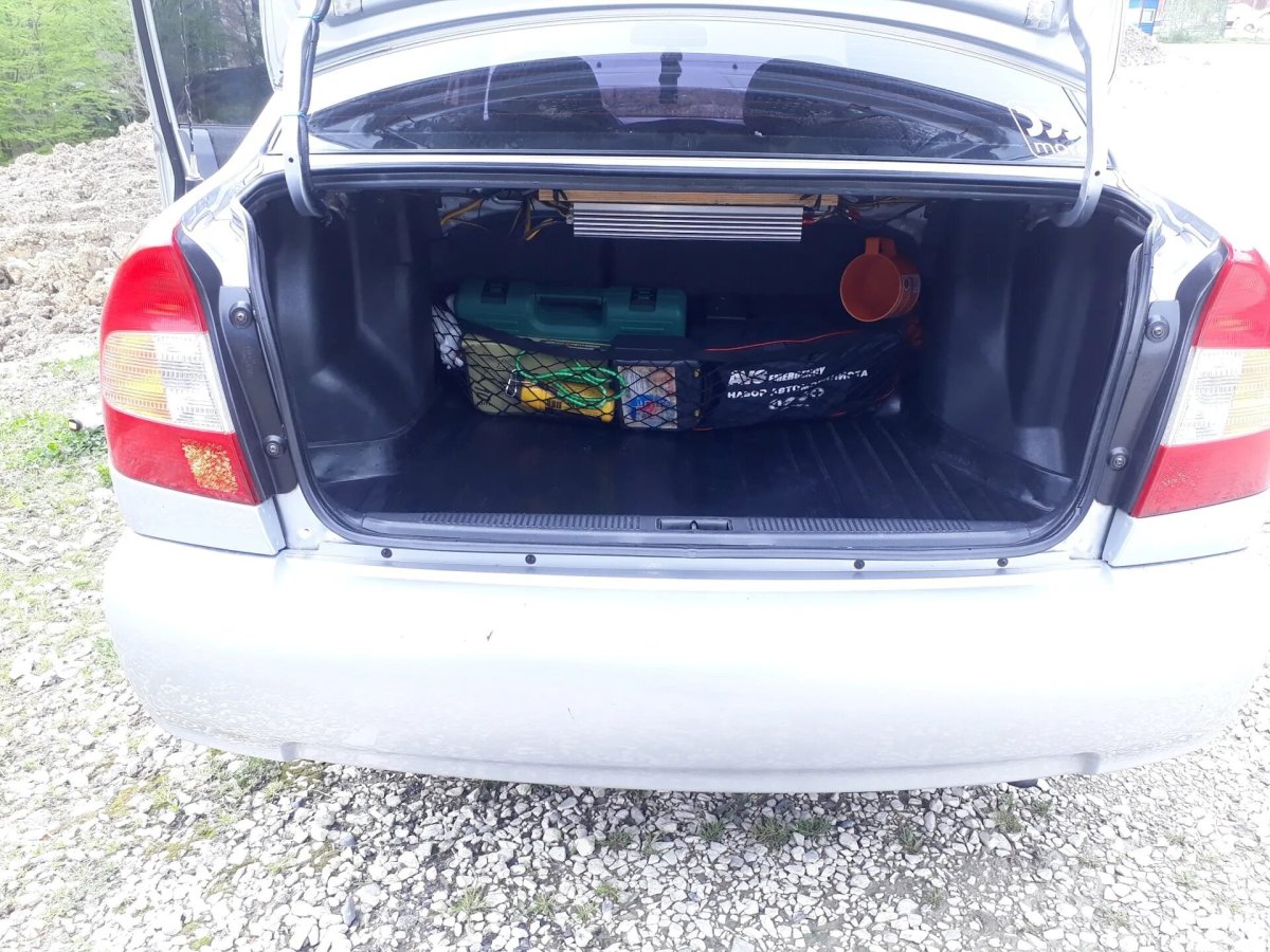 Hyundai Accent 2 поколение багажник