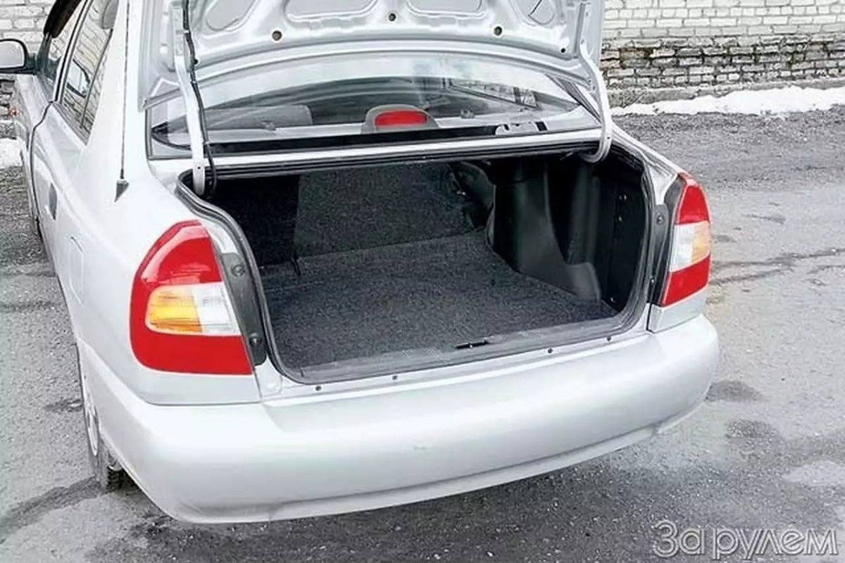 Хендай акцент 2008 багажник